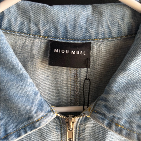 NWT MIOU MUSE BLUE JEAN BEAUTY LIGHT WASH DEMIN ZIP FRONT JUMPSUIT Size Medium - Picture 7 of 15